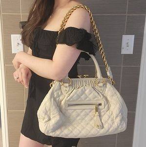 Marc Jacob classic stam shoulder bag.